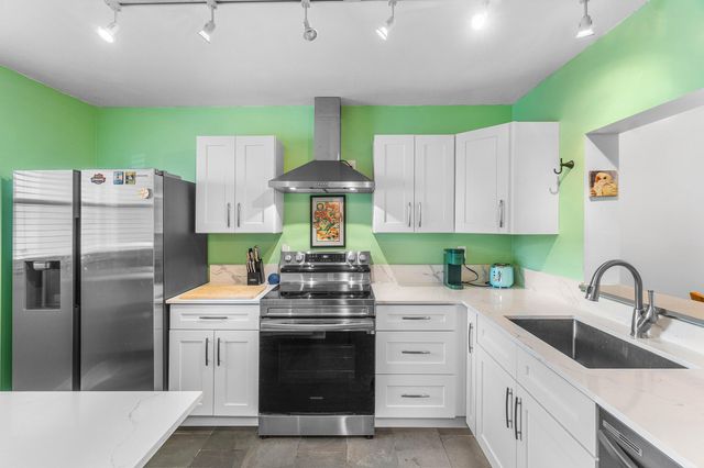 2825 SW 22nd Avenue 104, Delray Beach, FL 33445