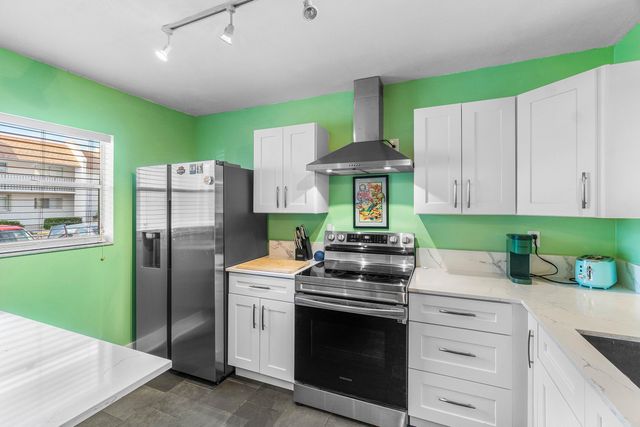 2825 SW 22nd Avenue 104, Delray Beach, FL 33445