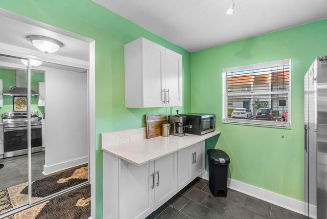 2825 SW 22nd Avenue 104, Delray Beach, FL 33445