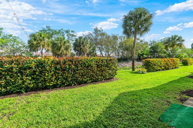 2825 SW 22nd Avenue 104, Delray Beach, FL 33445