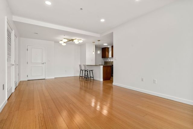16 Miner St 603, Boston, MA 02215