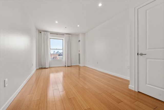 16 Miner St 603, Boston, MA 02215