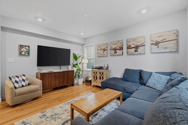 588 Adams 2, Boston, MA 02122