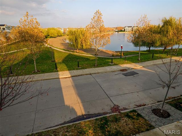 6182 Suntan Drive, St Charles, MO 63301