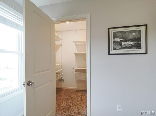 6182 Suntan Drive, St Charles, MO 63301