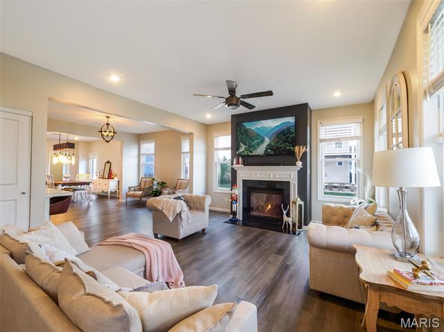 6182 Suntan Drive, St Charles, MO 63301