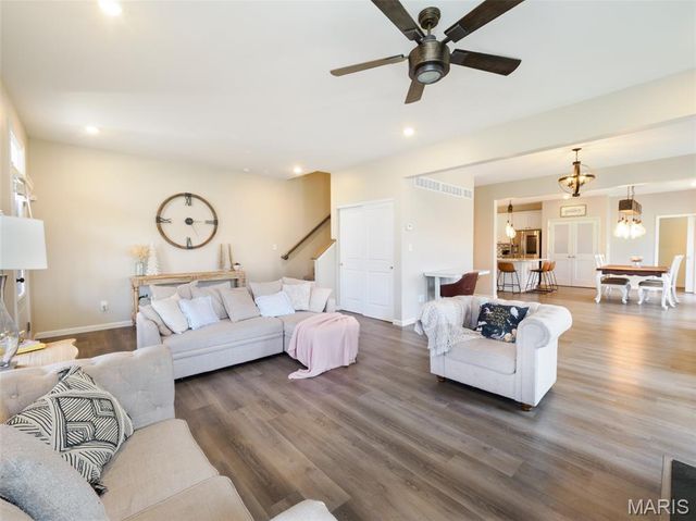 6182 Suntan Drive, St Charles, MO 63301