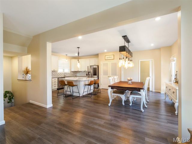 6182 Suntan Drive, St Charles, MO 63301