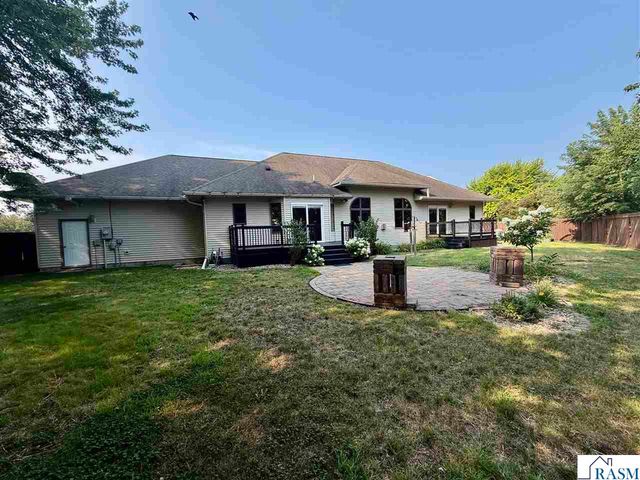 26 Shannon Court, North Mankato, MN 56003