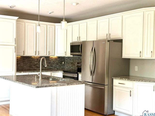 26 Shannon Court, North Mankato, MN 56003
