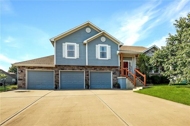 11704 Centennial Street, Peculiar, MO 64078