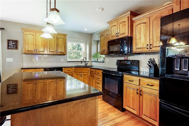 11704 Centennial Street, Peculiar, MO 64078