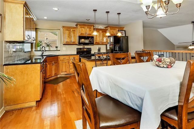 11704 Centennial Street, Peculiar, MO 64078