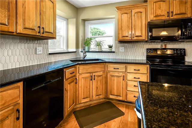 11704 Centennial Street, Peculiar, MO 64078