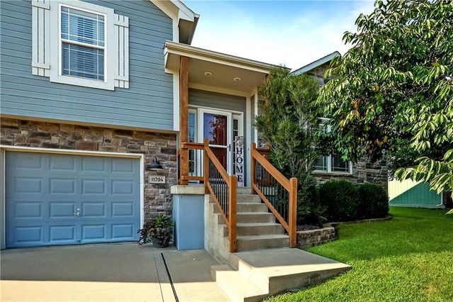 11704 Centennial Street, Peculiar, MO 64078