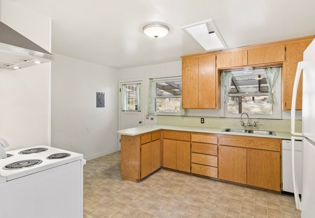 970 Branstetter Lane, Redding, CA 96001