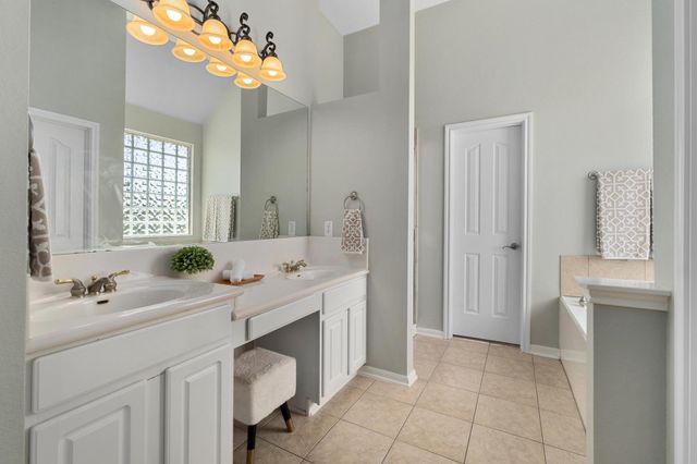 6611 Yaupon Dr, Austin, TX 78759