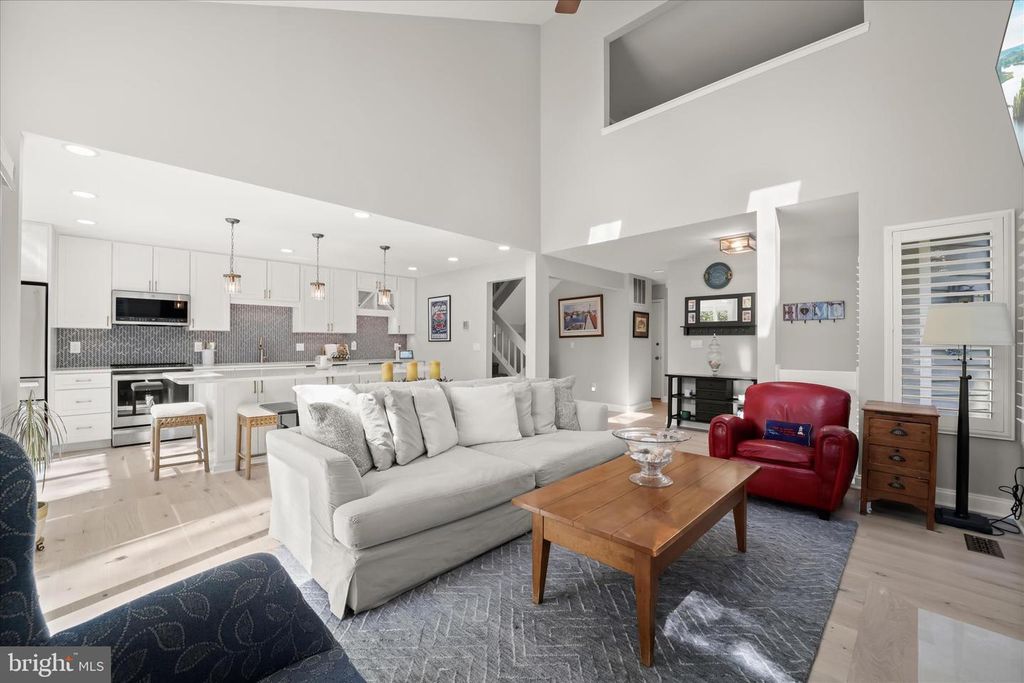 Image 8 of property listing at 2804 PENNYPOND LN N, Annapolis, MD 21401