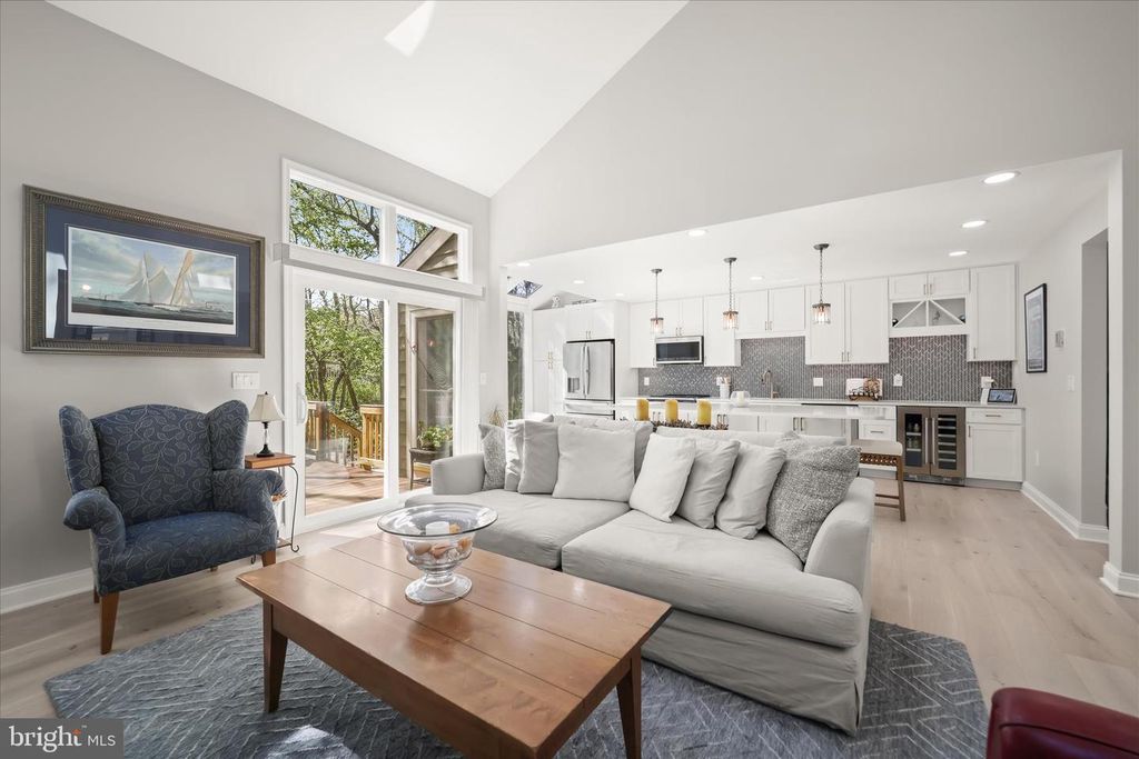 Image 9 of property listing at 2804 PENNYPOND LN N, Annapolis, MD 21401