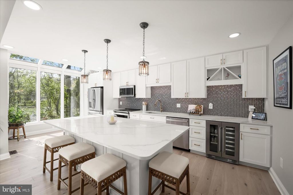 Image 10 of property listing at 2804 PENNYPOND LN N, Annapolis, MD 21401