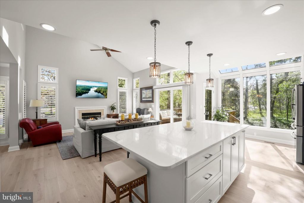 Image 12 of property listing at 2804 PENNYPOND LN N, Annapolis, MD 21401