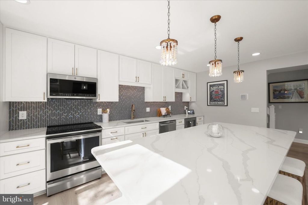 Image 16 of property listing at 2804 PENNYPOND LN N, Annapolis, MD 21401