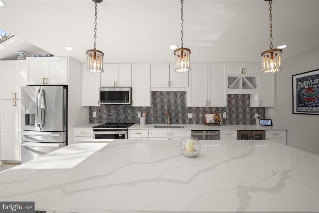 Image 17 of property listing at 2804 PENNYPOND LN N, Annapolis, MD 21401