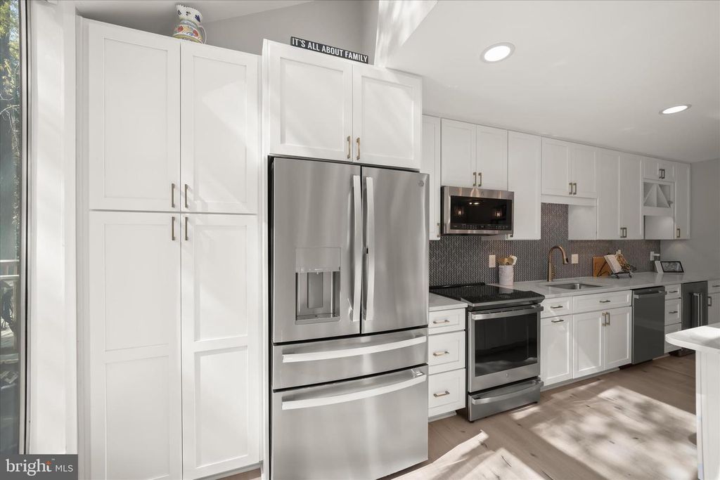 Image 18 of property listing at 2804 PENNYPOND LN N, Annapolis, MD 21401