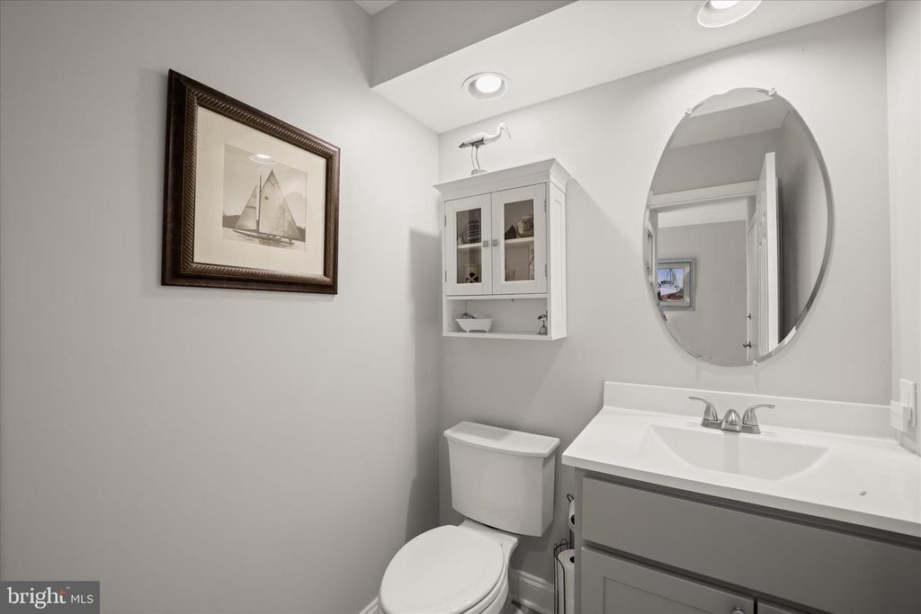 Image 21 of property listing at 2804 PENNYPOND LN N, Annapolis, MD 21401