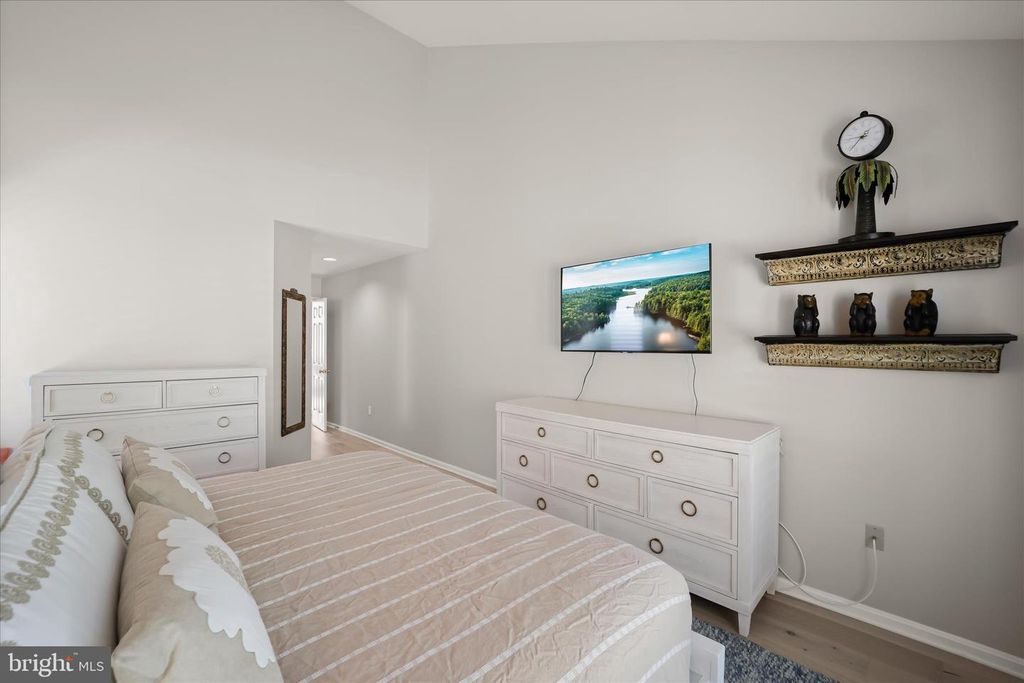 Image 25 of property listing at 2804 PENNYPOND LN N, Annapolis, MD 21401