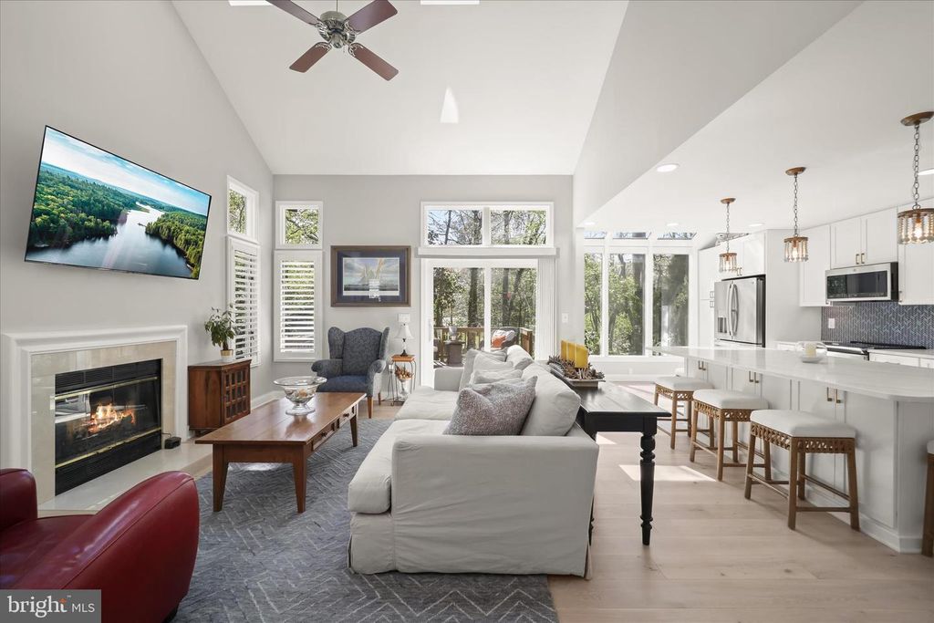 Image 4 of property listing at 2804 PENNYPOND LN N, Annapolis, MD 21401