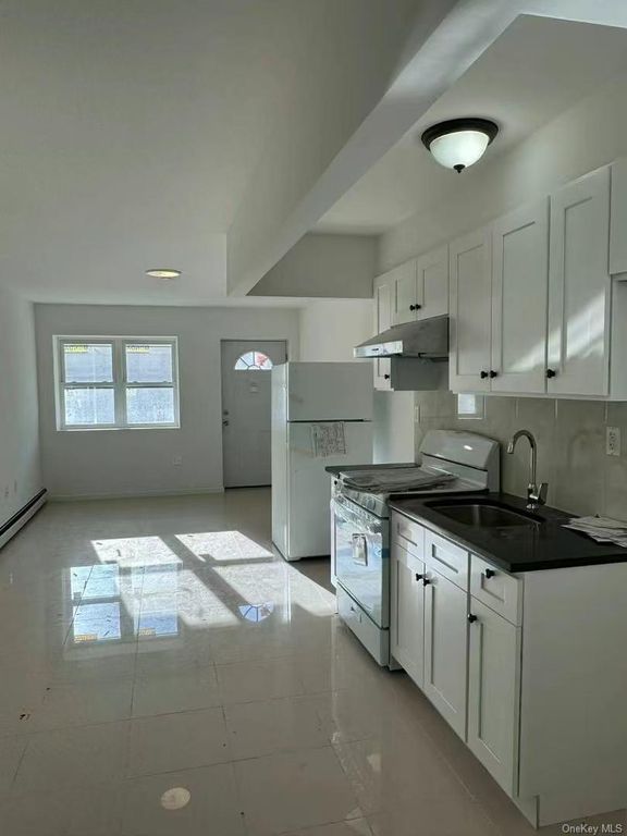 8834 54th Avenue, Elmhurst, NY 11373 — photo 2