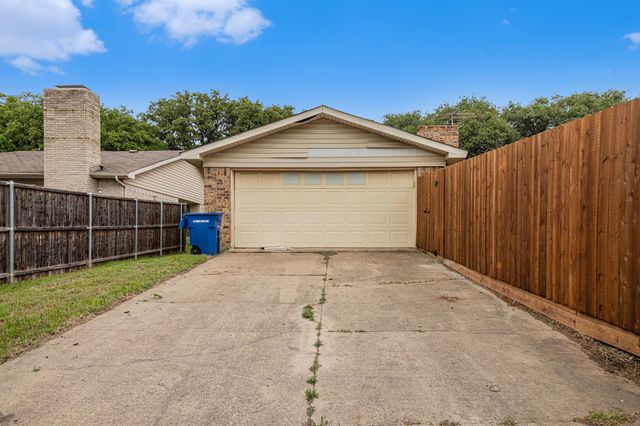 1814 Addington Drive, Carrollton, TX 75007