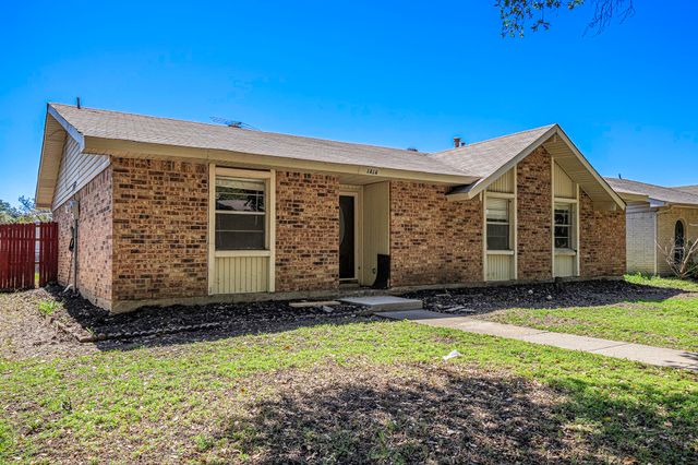 1814 Addington Drive, Carrollton, TX 75007