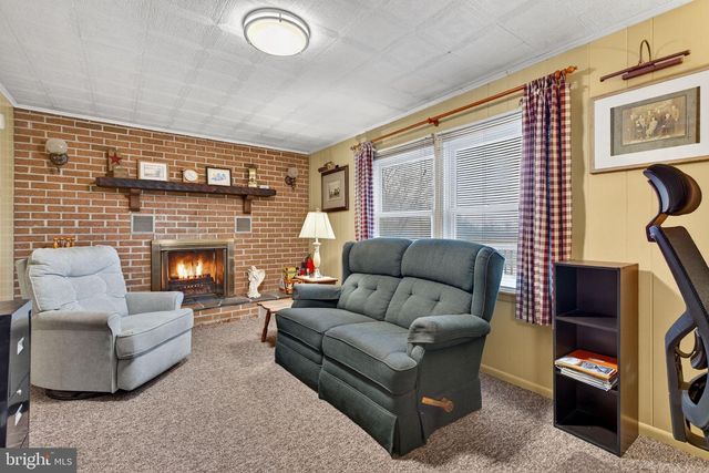 336 MEMORIAL BLVD, Newmanstown, PA 17073