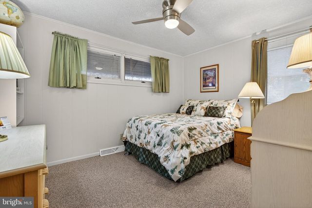 336 MEMORIAL BLVD, Newmanstown, PA 17073