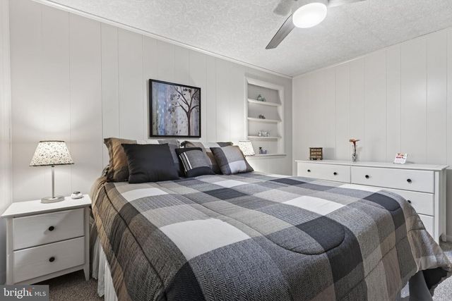 336 MEMORIAL BLVD, Newmanstown, PA 17073