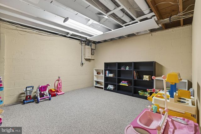 336 MEMORIAL BLVD, Newmanstown, PA 17073