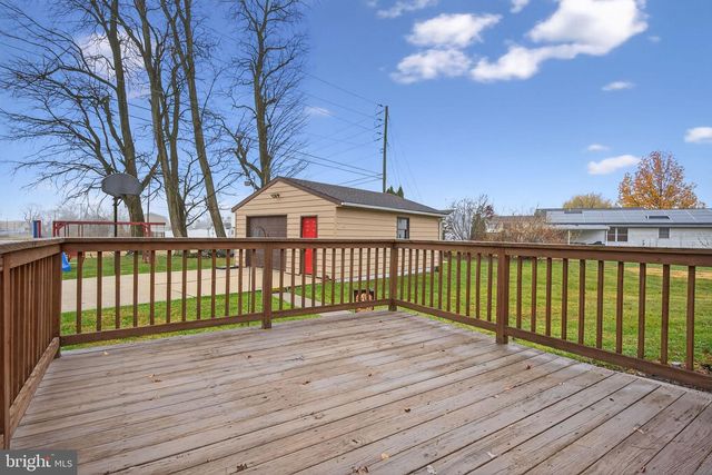 336 MEMORIAL BLVD, Newmanstown, PA 17073