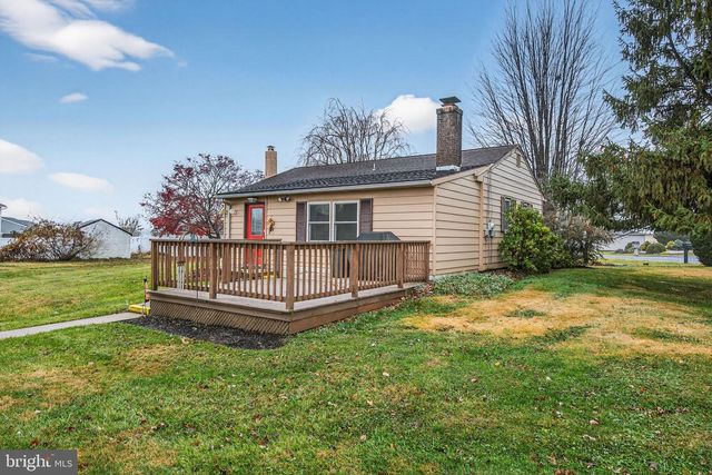 336 MEMORIAL BLVD, Newmanstown, PA 17073