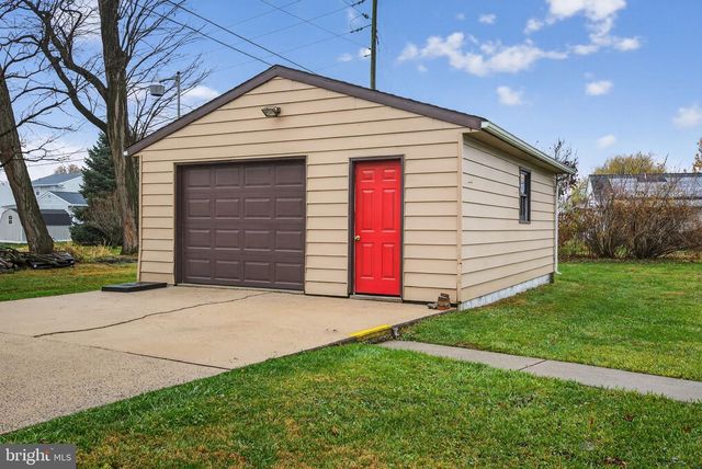 336 MEMORIAL BLVD, Newmanstown, PA 17073