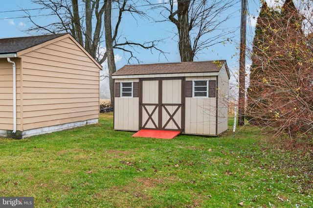 336 MEMORIAL BLVD, Newmanstown, PA 17073