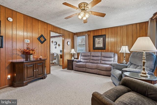 336 MEMORIAL BLVD, Newmanstown, PA 17073