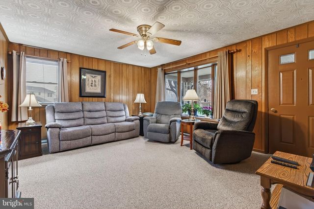 336 MEMORIAL BLVD, Newmanstown, PA 17073