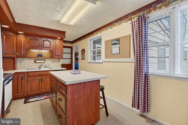 336 MEMORIAL BLVD, Newmanstown, PA 17073