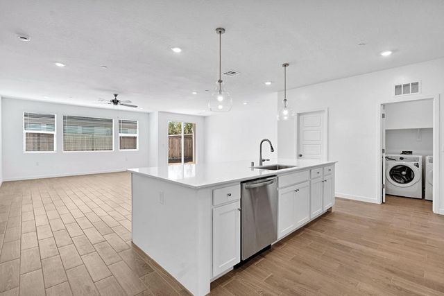 3921 Buttercup Road, Madera, CA 93636