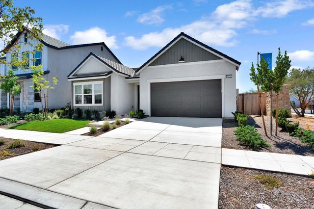 3921 Buttercup Road, Madera, CA 93636