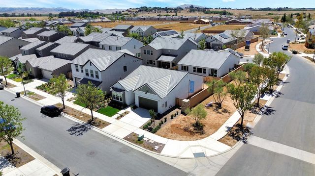 3921 Buttercup Road, Madera, CA 93636