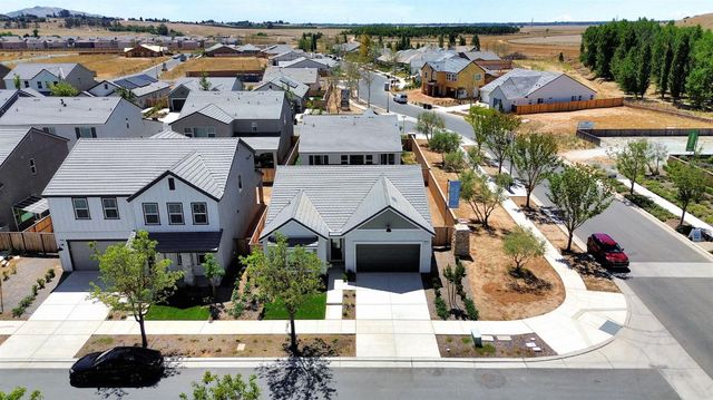 3921 Buttercup Road, Madera, CA 93636