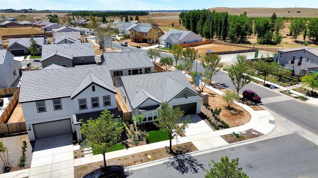 3921 Buttercup Road, Madera, CA 93636